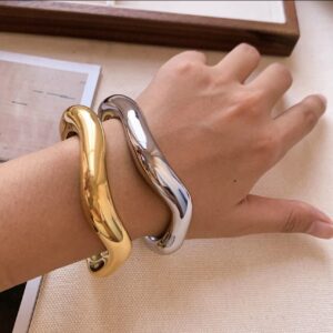 Bracelet jonc ondulé galbé