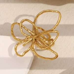 Bague fleur ajourée sculpturale