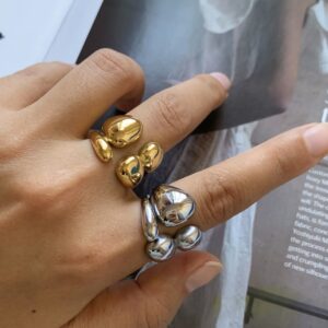 Bague dorée statement