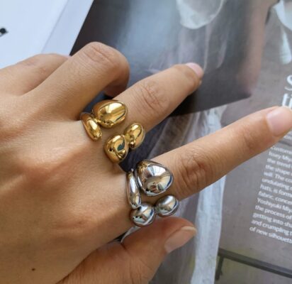 Bague dorée statement